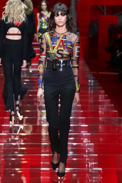 Look 48